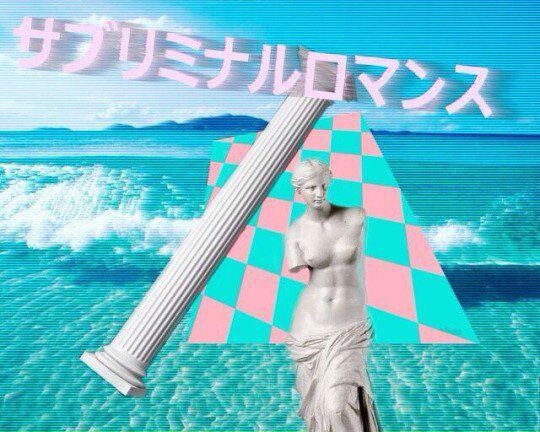 Es un collage cuyo fondo es una playa saturada en color azul. Sobre ella, un plano inclinado ajedrezado en colores azul cian y rosa pastel, con una columna jónica inclinada a la izquierda, unos kanjis japoneses en la parte superior y, en primer plano, la Venus de Milo